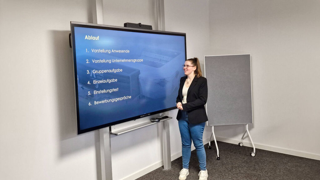 Jasmin Schröder stellt die ad hoc Gruppe vor